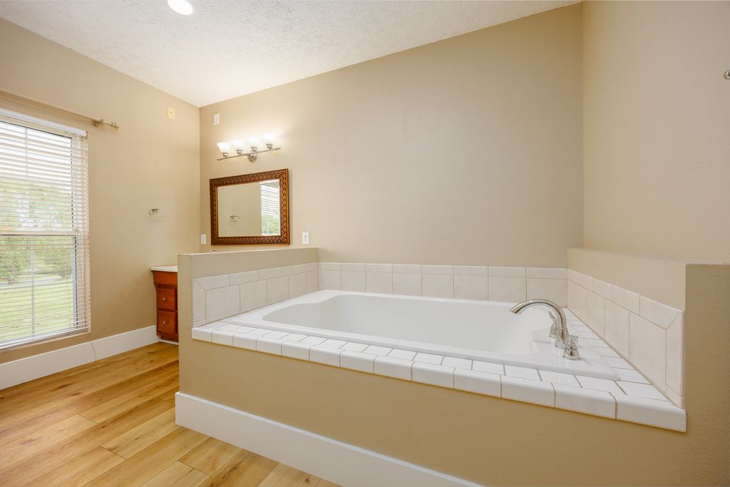 Image 30 of property listing at 14205 N McRaven Lane, Mt Vernon, IL 62864