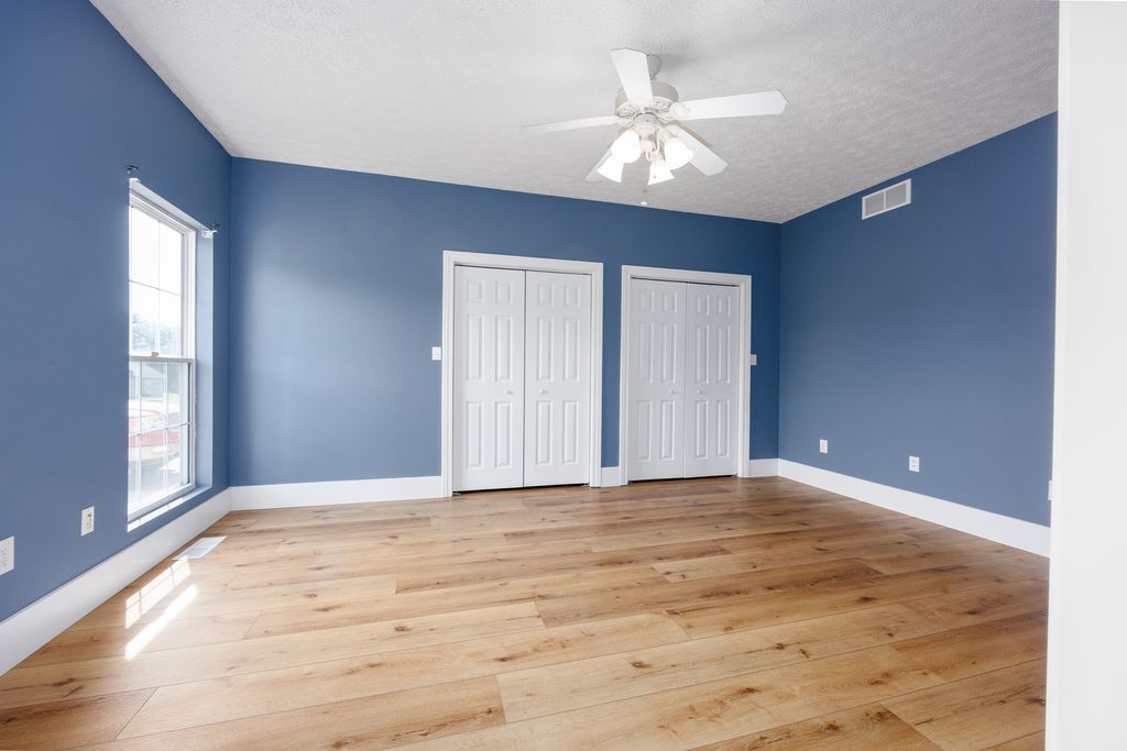 Image 35 of property listing at 14205 N McRaven Lane, Mt Vernon, IL 62864