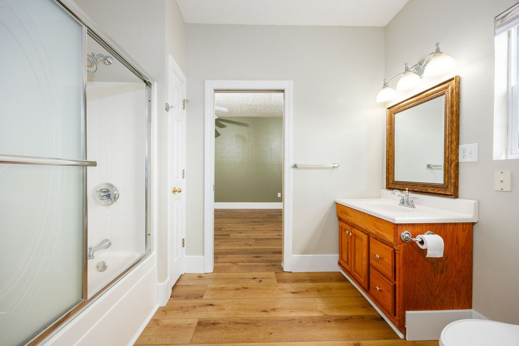 Image 36 of property listing at 14205 N McRaven Lane, Mt Vernon, IL 62864