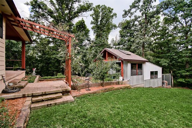 10201 Forrest Road, Gravette, AR 72736