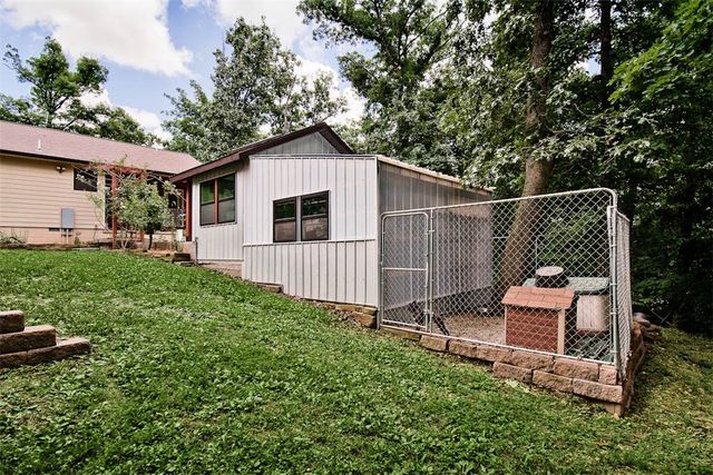 10201 Forrest Road, Gravette, AR 72736
