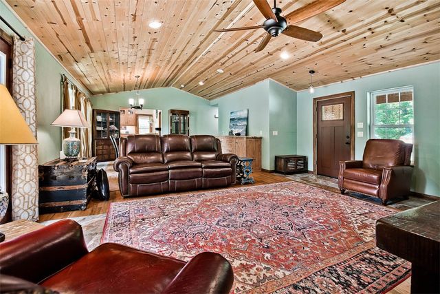 10201 Forrest Road, Gravette, AR 72736