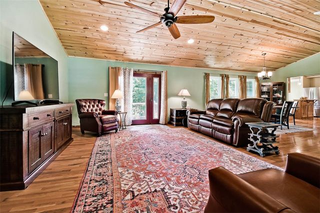 10201 Forrest Road, Gravette, AR 72736