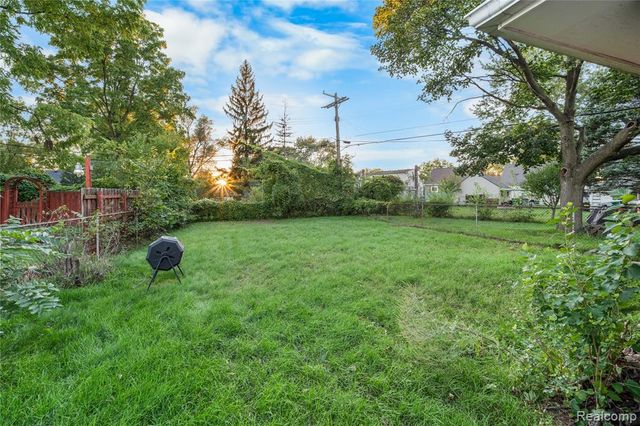 3204 Bennett Street, Dearborn, MI 48124