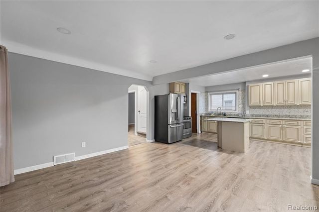 3204 Bennett Street, Dearborn, MI 48124
