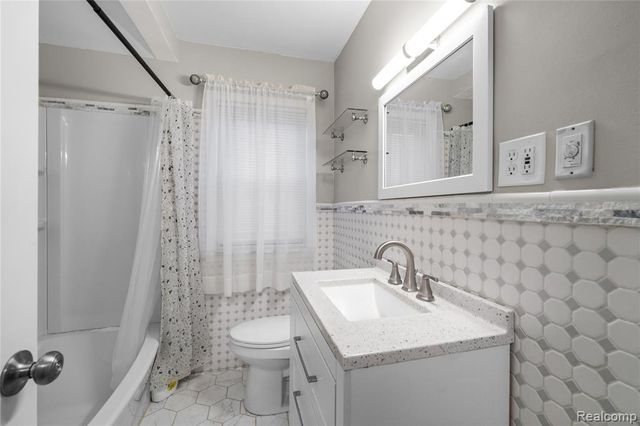 3204 Bennett Street, Dearborn, MI 48124