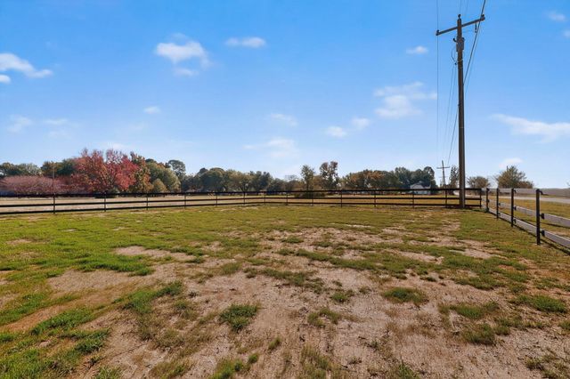 100 Diamond T Ranch Road, Trinidad, TX 75163