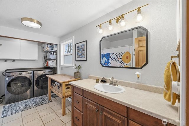 2404 Cherry Street, Bellingham, WA 98225