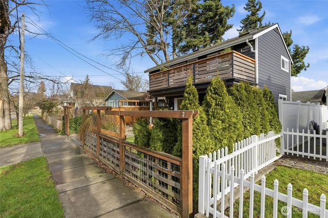 2404 Cherry Street, Bellingham, WA 98225