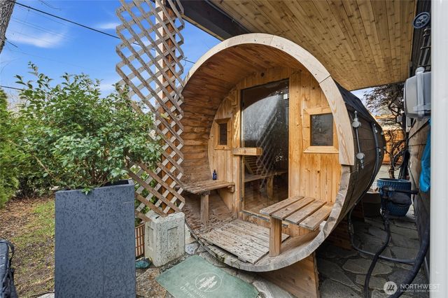 2404 Cherry Street, Bellingham, WA 98225