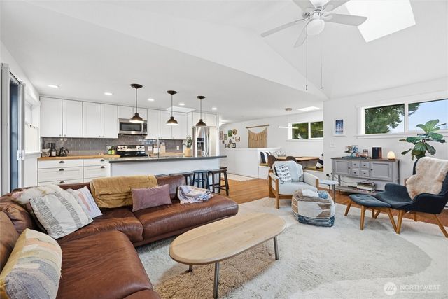 2404 Cherry Street, Bellingham, WA 98225