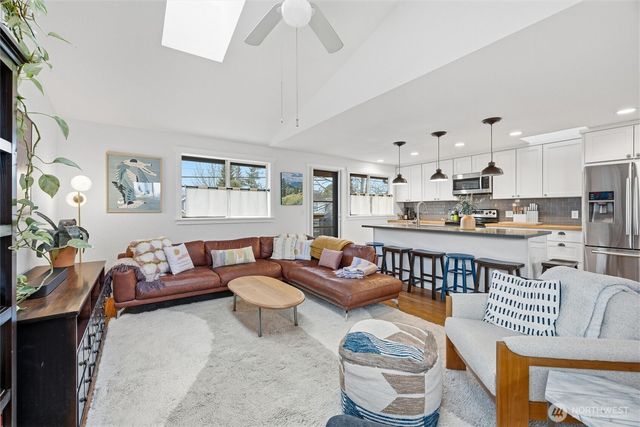 2404 Cherry Street, Bellingham, WA 98225