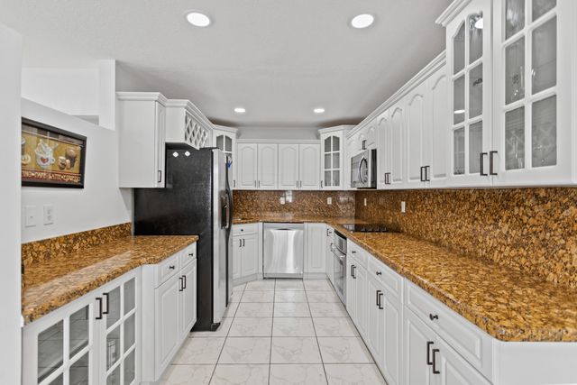 1450 W 37th Street, Hialeah, FL 33012