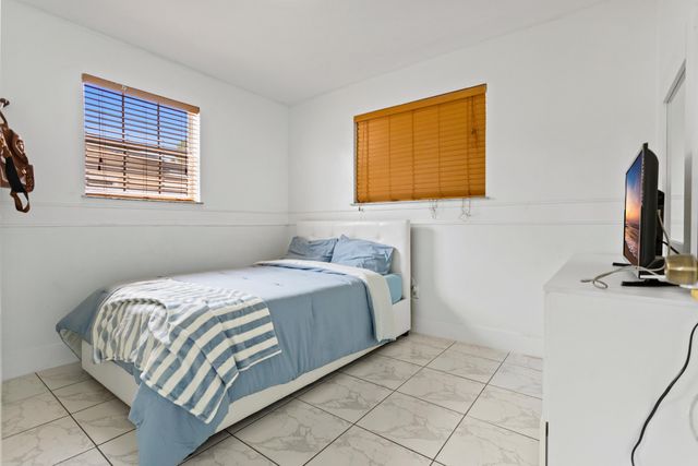 1450 W 37th Street, Hialeah, FL 33012