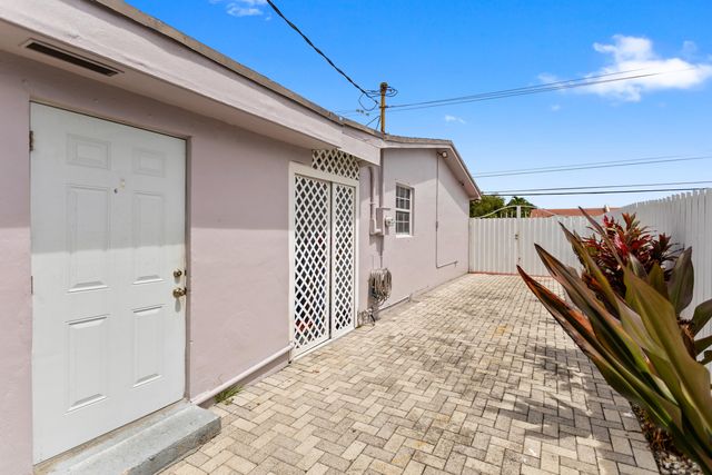 1450 W 37th Street, Hialeah, FL 33012