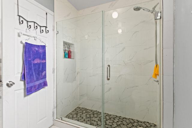 1450 W 37th Street, Hialeah, FL 33012