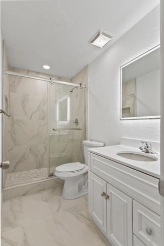 1450 W 37th Street, Hialeah, FL 33012