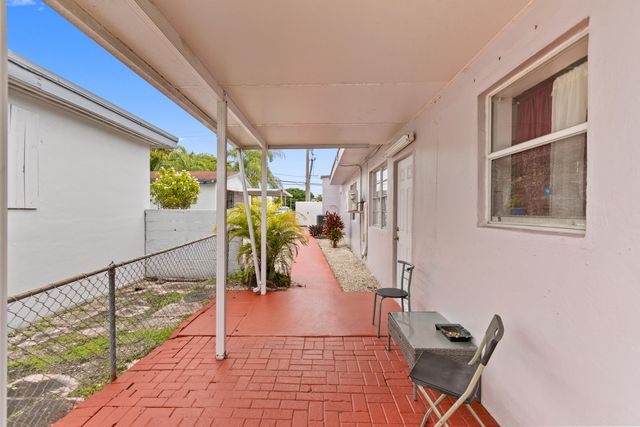 1450 W 37th Street, Hialeah, FL 33012