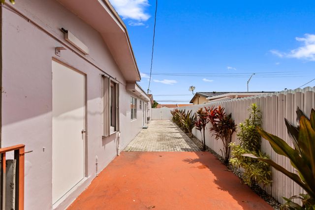 1450 W 37th Street, Hialeah, FL 33012