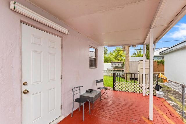 1450 W 37th Street, Hialeah, FL 33012