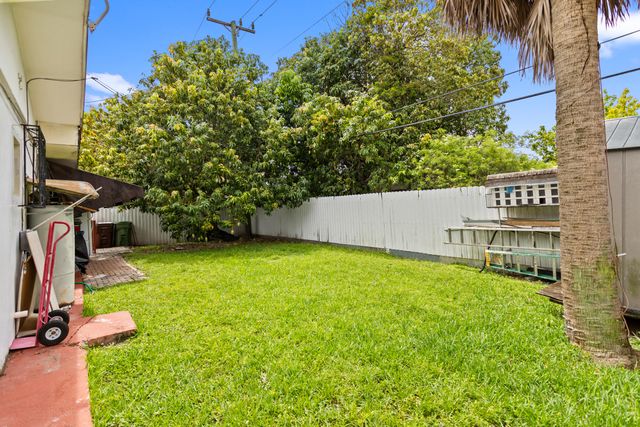 1450 W 37th Street, Hialeah, FL 33012