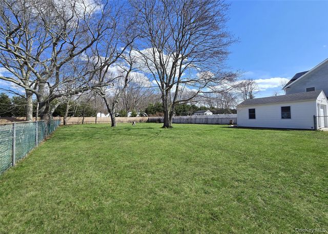 393 McConnell Avenue, Bayport, NY 11705