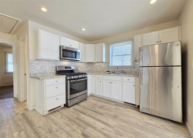 393 McConnell Avenue, Bayport, NY 11705