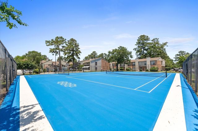 17331 Red Oak Drive 14, Houston, TX 77090