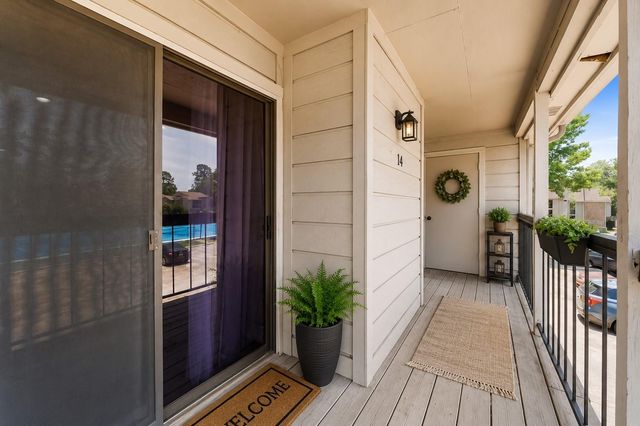 17331 Red Oak Drive 14, Houston, TX 77090