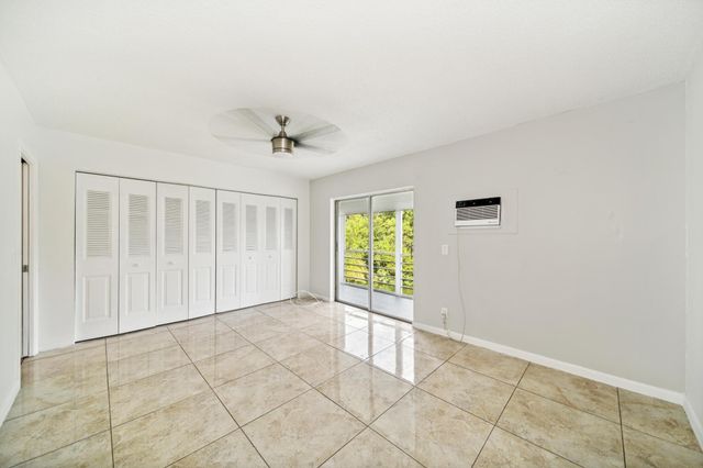 114 Northampton F 114, West Palm Beach, FL 33417