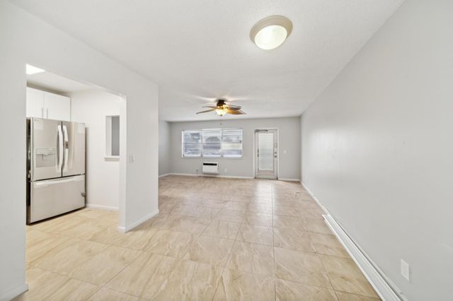 114 Northampton F 114, West Palm Beach, FL 33417