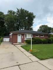 23739 Lakewood Street, Saint Clair Shores, MI 48082
