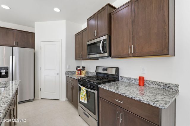 872 E Artesia Place, Sahuarita, AZ 85629