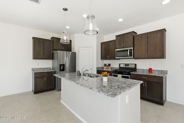 872 E Artesia Place, Sahuarita, AZ 85629
