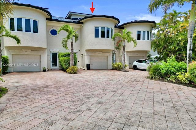 2739 NE 15th St, Fort Lauderdale, FL 33304