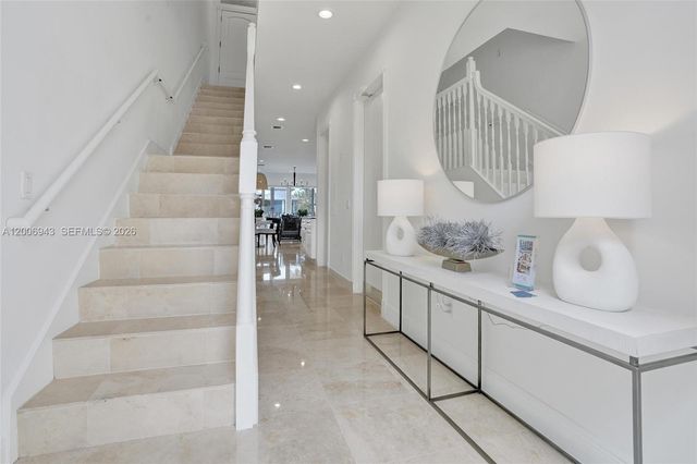 2739 NE 15th St, Fort Lauderdale, FL 33304