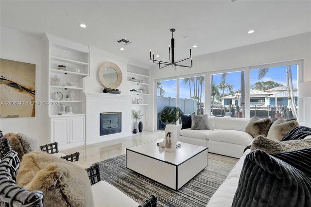 2739 NE 15th St, Fort Lauderdale, FL 33304