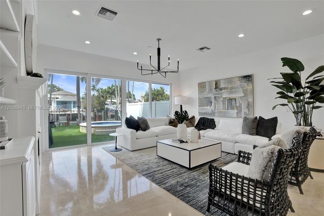 2739 NE 15th St, Fort Lauderdale, FL 33304