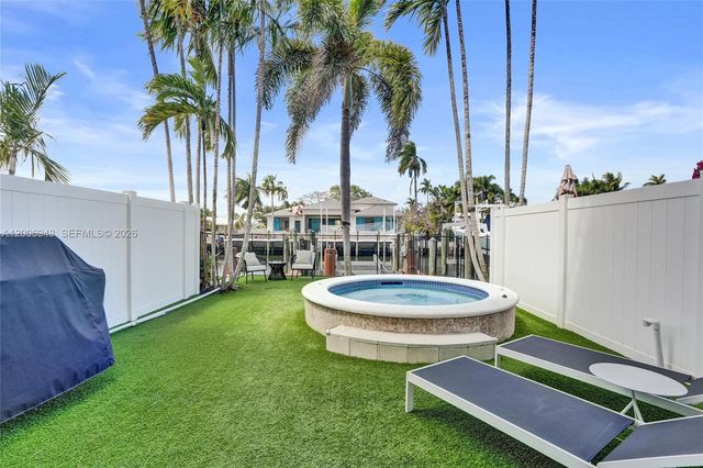 2739 NE 15th St, Fort Lauderdale, FL 33304
