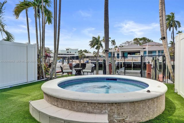 2739 NE 15th St, Fort Lauderdale, FL 33304