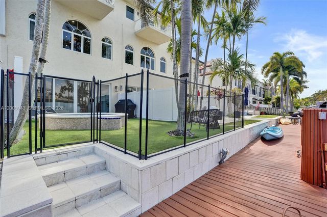 2739 NE 15th St, Fort Lauderdale, FL 33304
