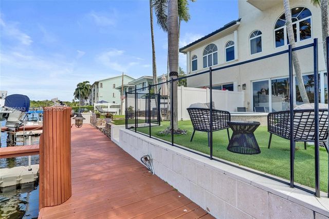 2739 NE 15th St, Fort Lauderdale, FL 33304