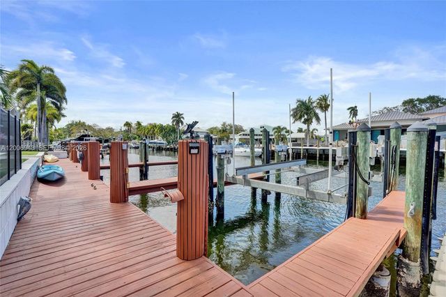 2739 NE 15th St, Fort Lauderdale, FL 33304