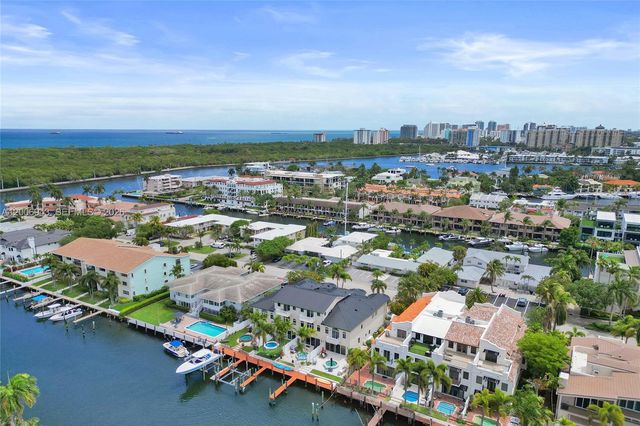 2739 NE 15th St, Fort Lauderdale, FL 33304