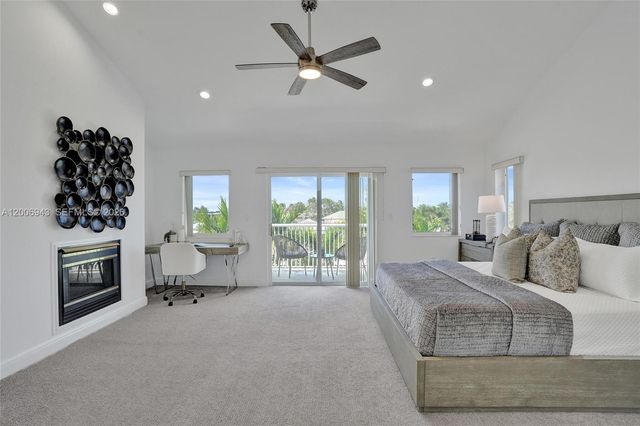 2739 NE 15th St, Fort Lauderdale, FL 33304