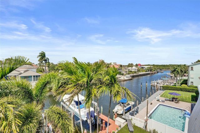 2739 NE 15th St, Fort Lauderdale, FL 33304