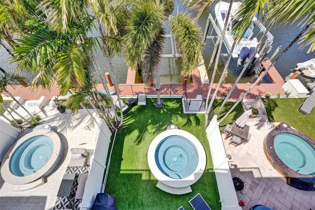 2739 NE 15th St, Fort Lauderdale, FL 33304