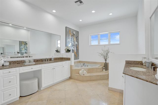 2739 NE 15th St, Fort Lauderdale, FL 33304