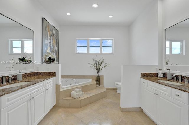 2739 NE 15th St, Fort Lauderdale, FL 33304