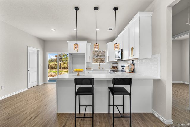 732 County Road 6846, Lytle, TX 78052